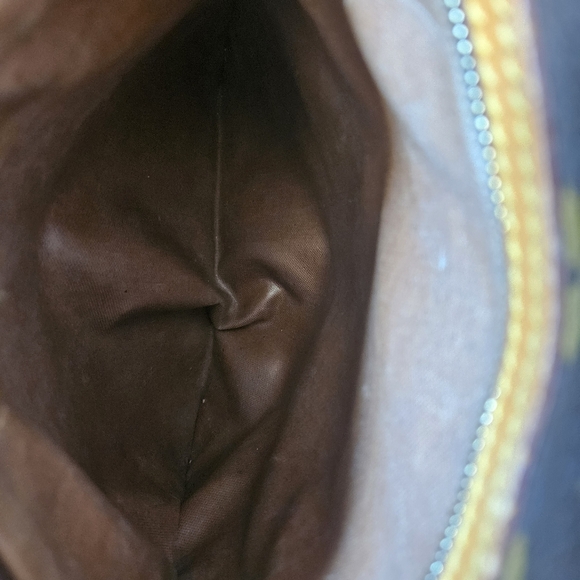 LV SHOPPING TOTE WITH RED AUTHENTIC BAG TAG (key chain not LV) - Picture 11 of 16